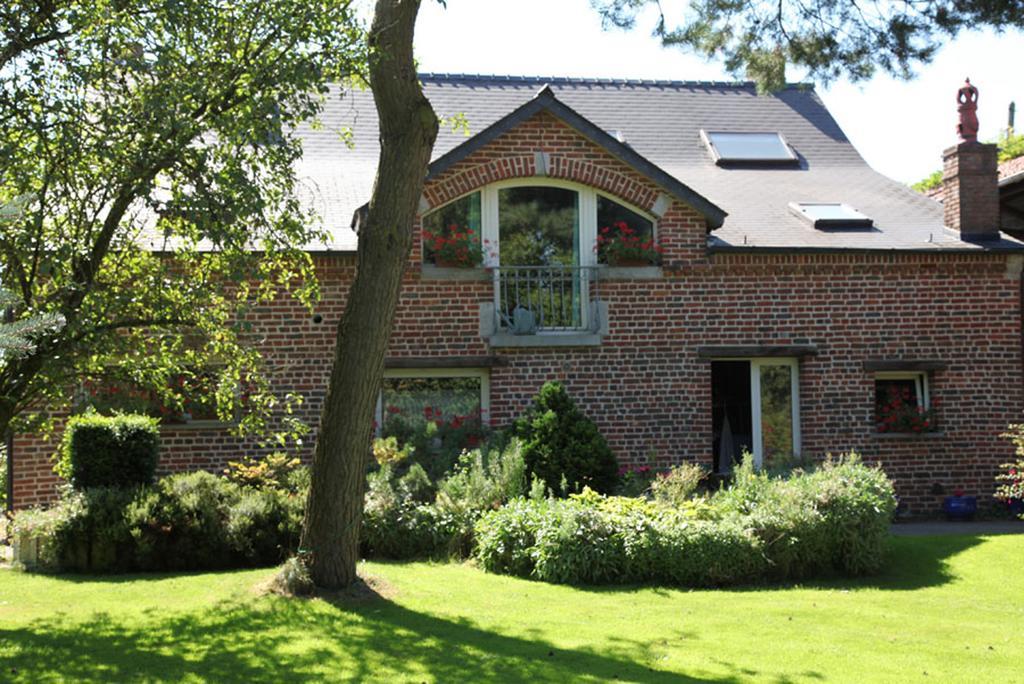 La Citadelle D'Hututu Bed & Breakfast Avesnes-sur-Helpe Exterior photo