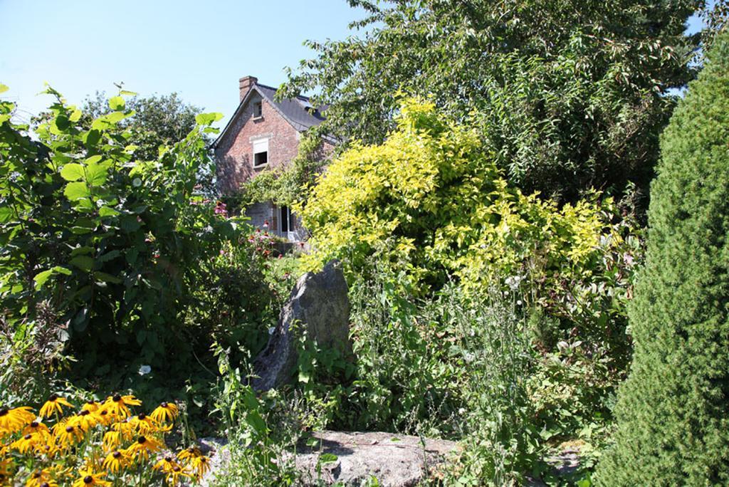 La Citadelle D'Hututu Bed & Breakfast Avesnes-sur-Helpe Exterior photo